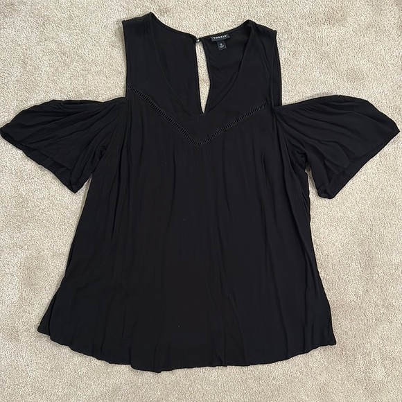 Torrid Black Cold Shoulder top Size 0 - Picture 2 of 5